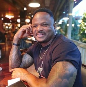 Meet your Posher, Raymond